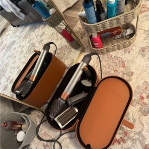 Cordless Hot Air Styler with Brush Attachments in Tan